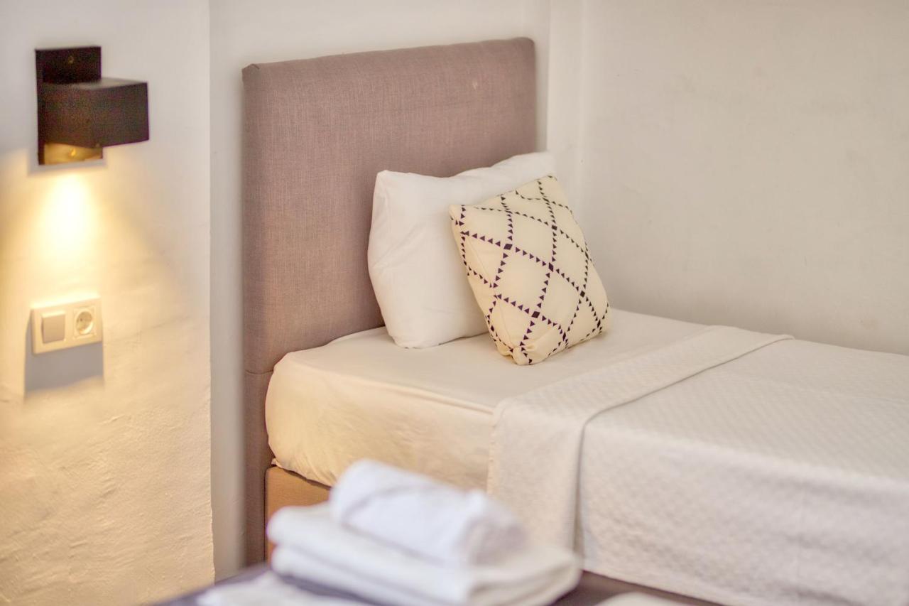 Camlik 87 Hotel Ayvalik Bagian luar foto