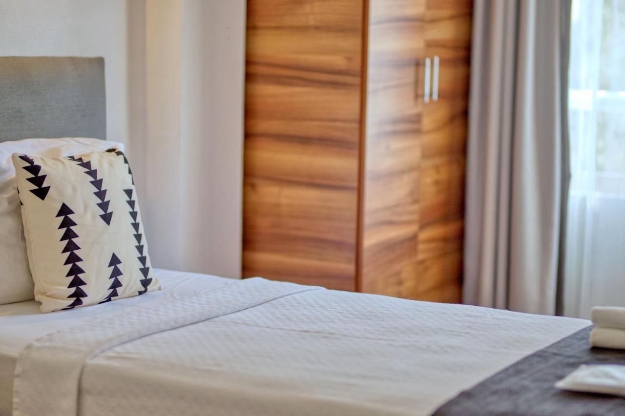 Camlik 87 Hotel Ayvalik Bagian luar foto