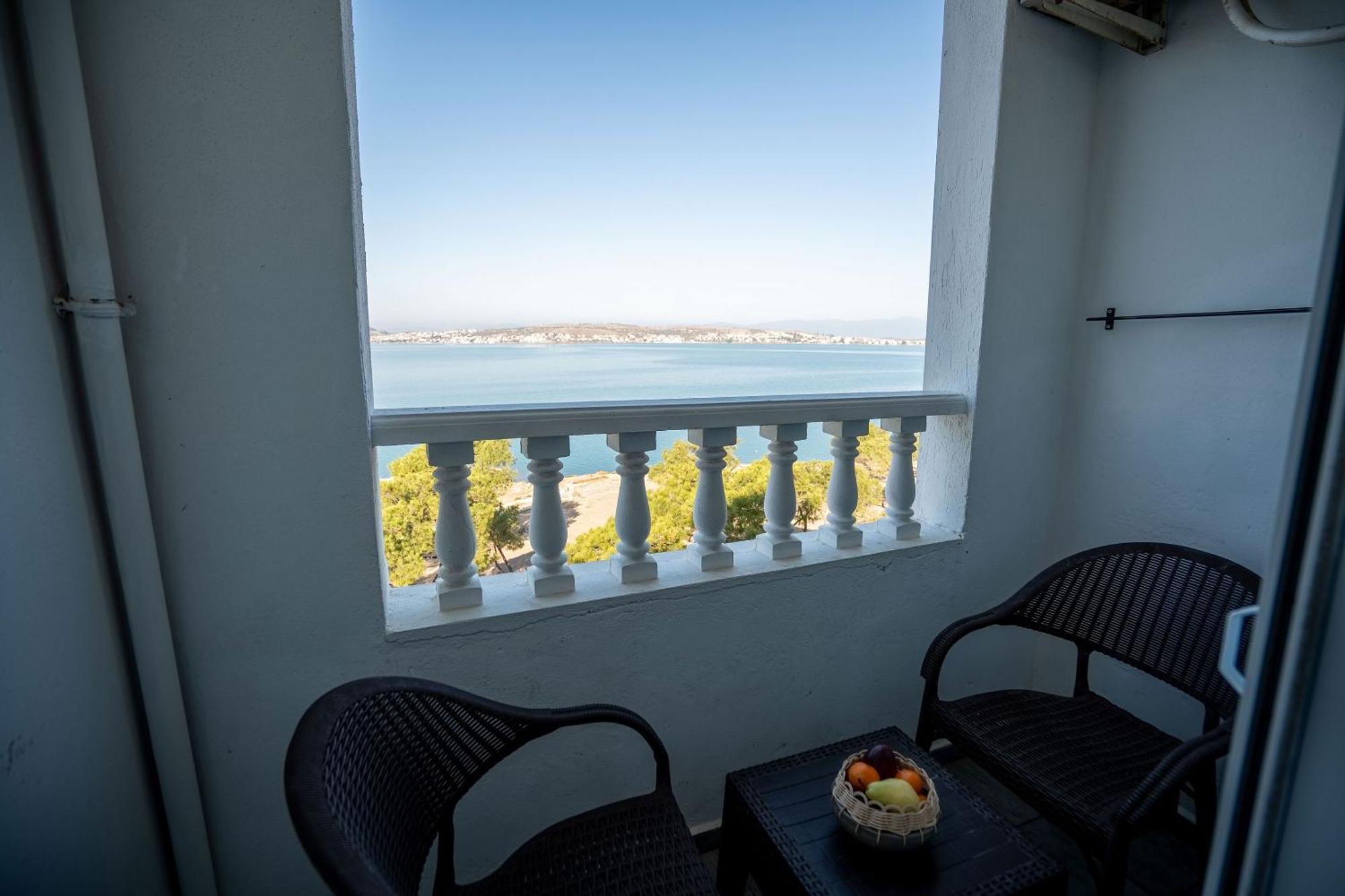 Camlik 87 Hotel Ayvalik Bagian luar foto