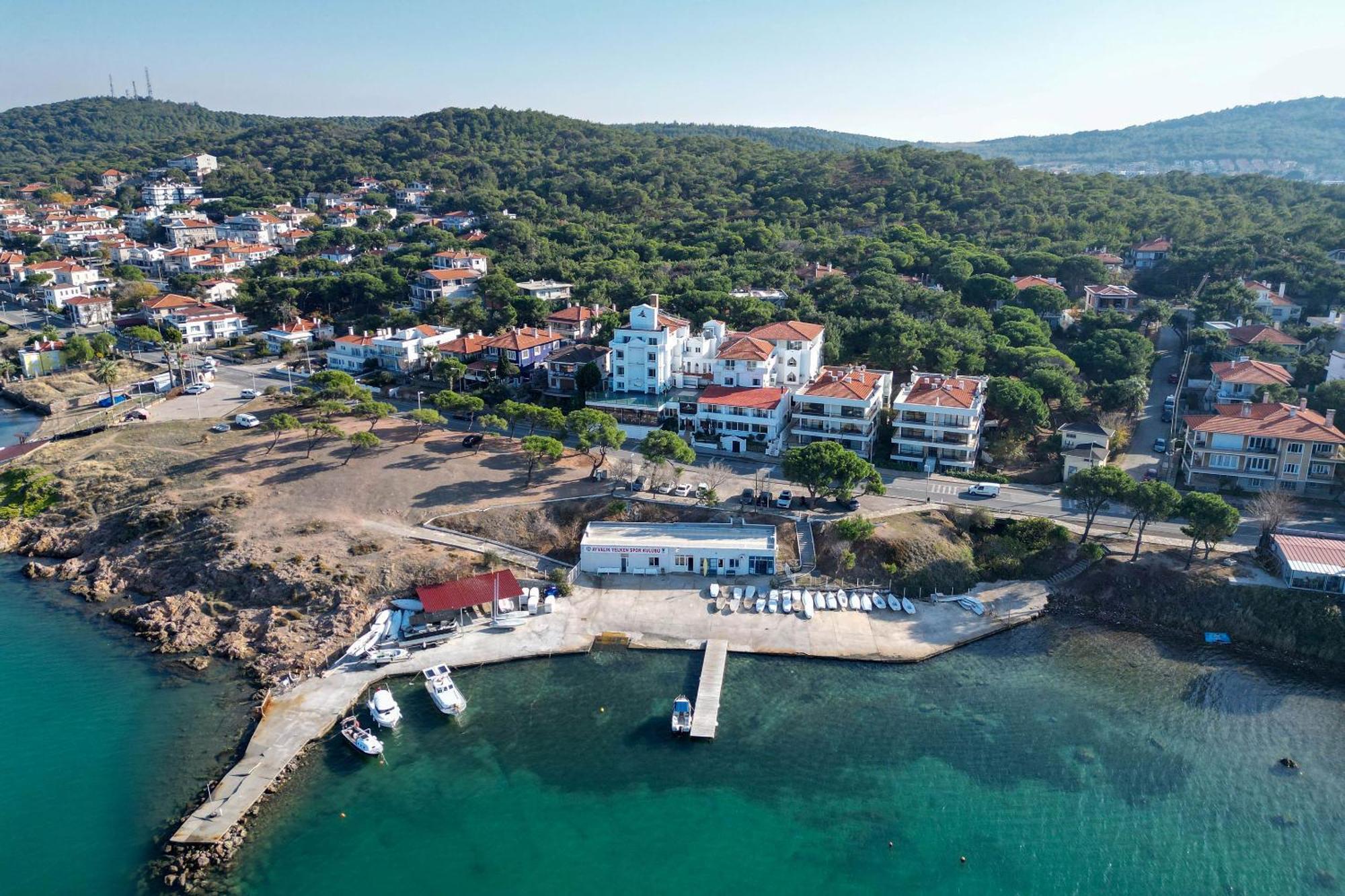 Camlik 87 Hotel Ayvalik Bagian luar foto